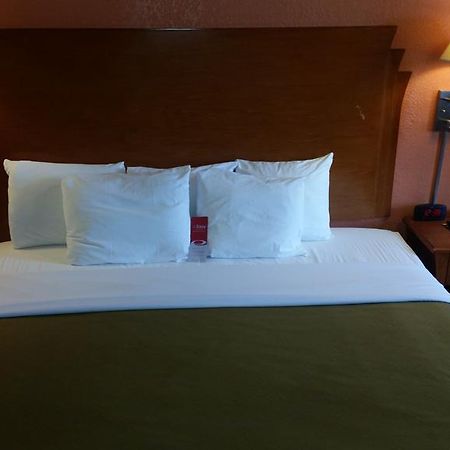 Econo Lodge Mcpherson Εξωτερικό φωτογραφία
