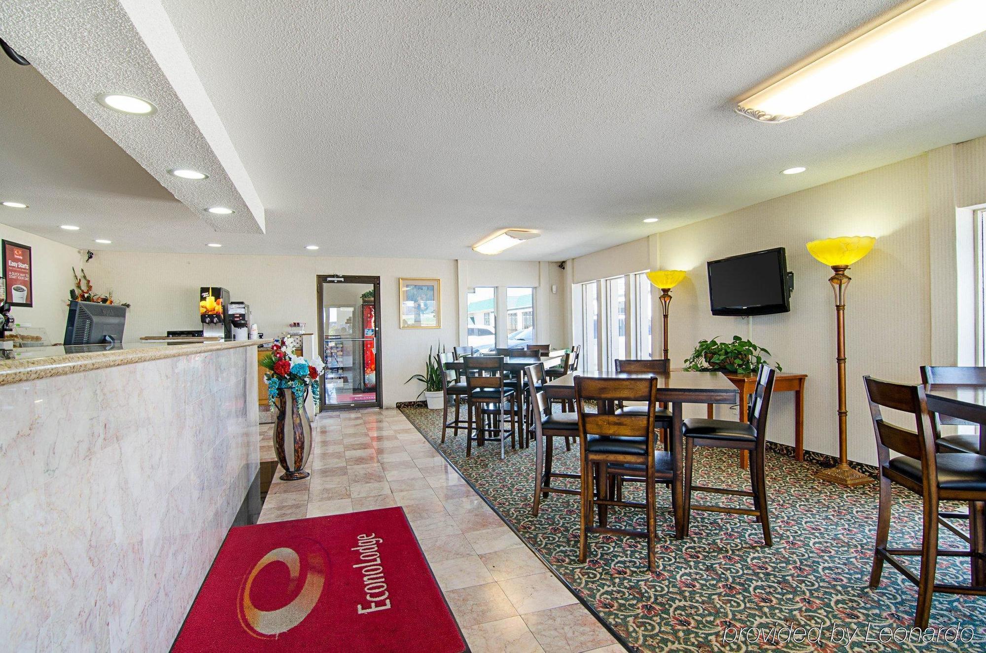 Econo Lodge Mcpherson Εξωτερικό φωτογραφία