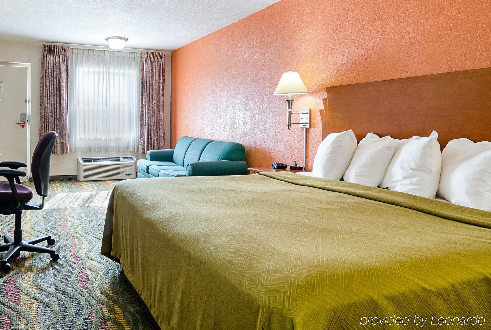 Econo Lodge Mcpherson Εξωτερικό φωτογραφία
