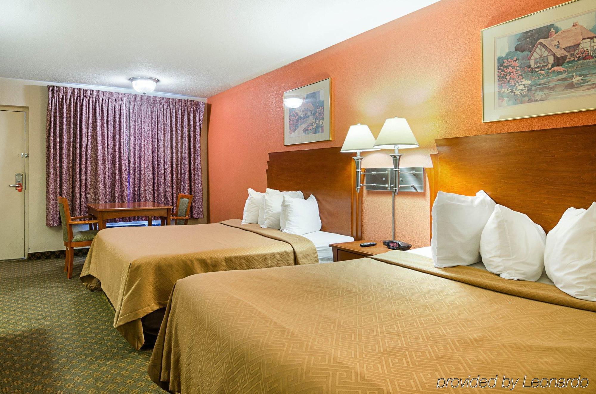 Econo Lodge Mcpherson Εξωτερικό φωτογραφία