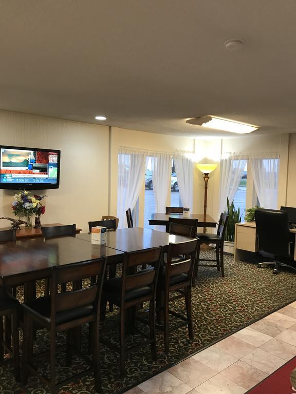 Econo Lodge Mcpherson Εξωτερικό φωτογραφία