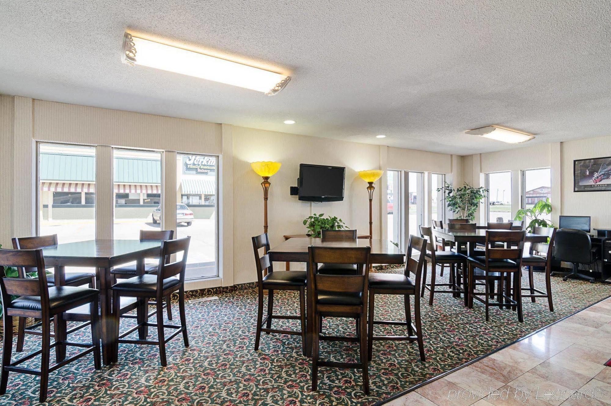 Econo Lodge Mcpherson Εξωτερικό φωτογραφία