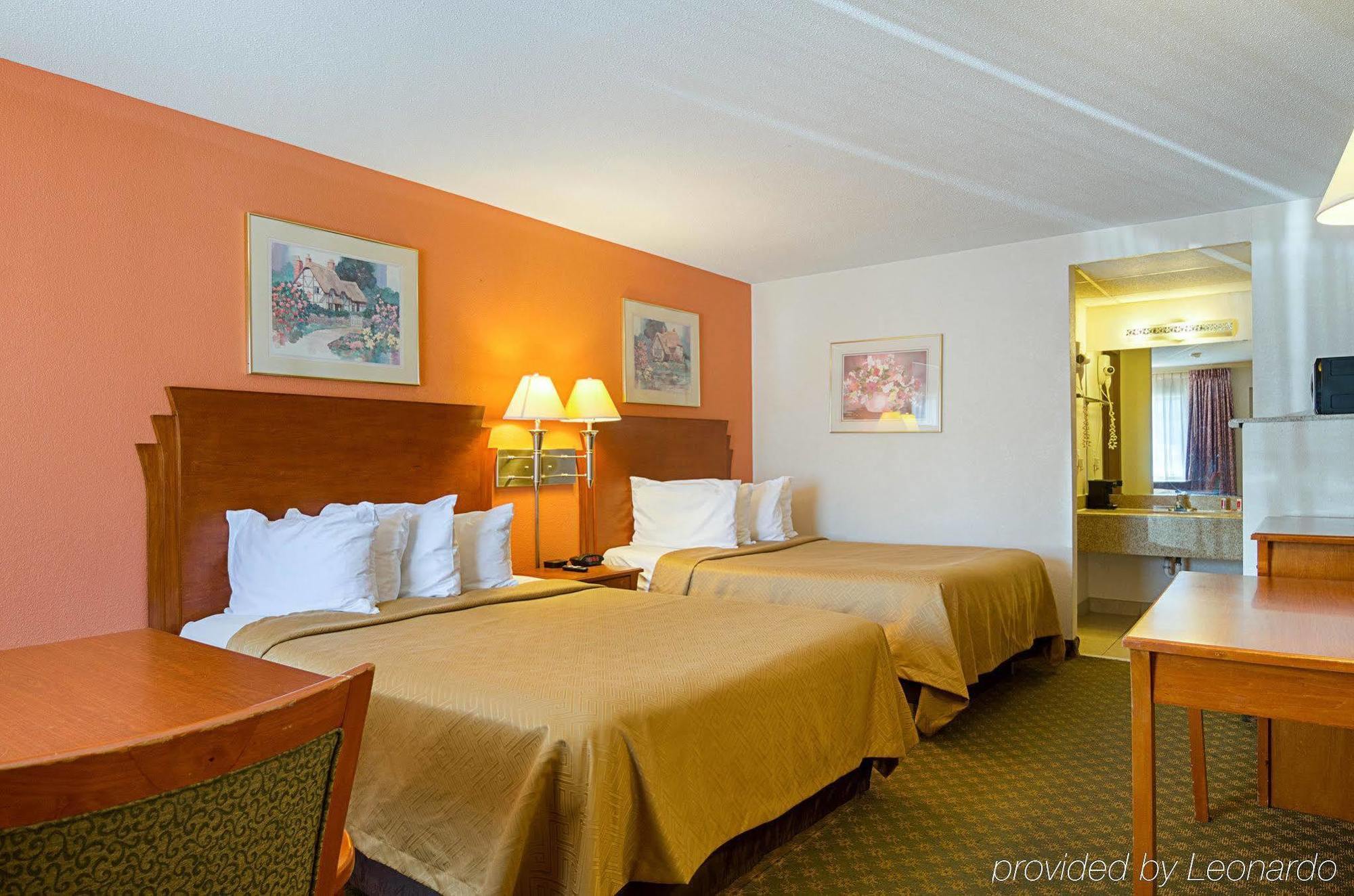 Econo Lodge Mcpherson Εξωτερικό φωτογραφία
