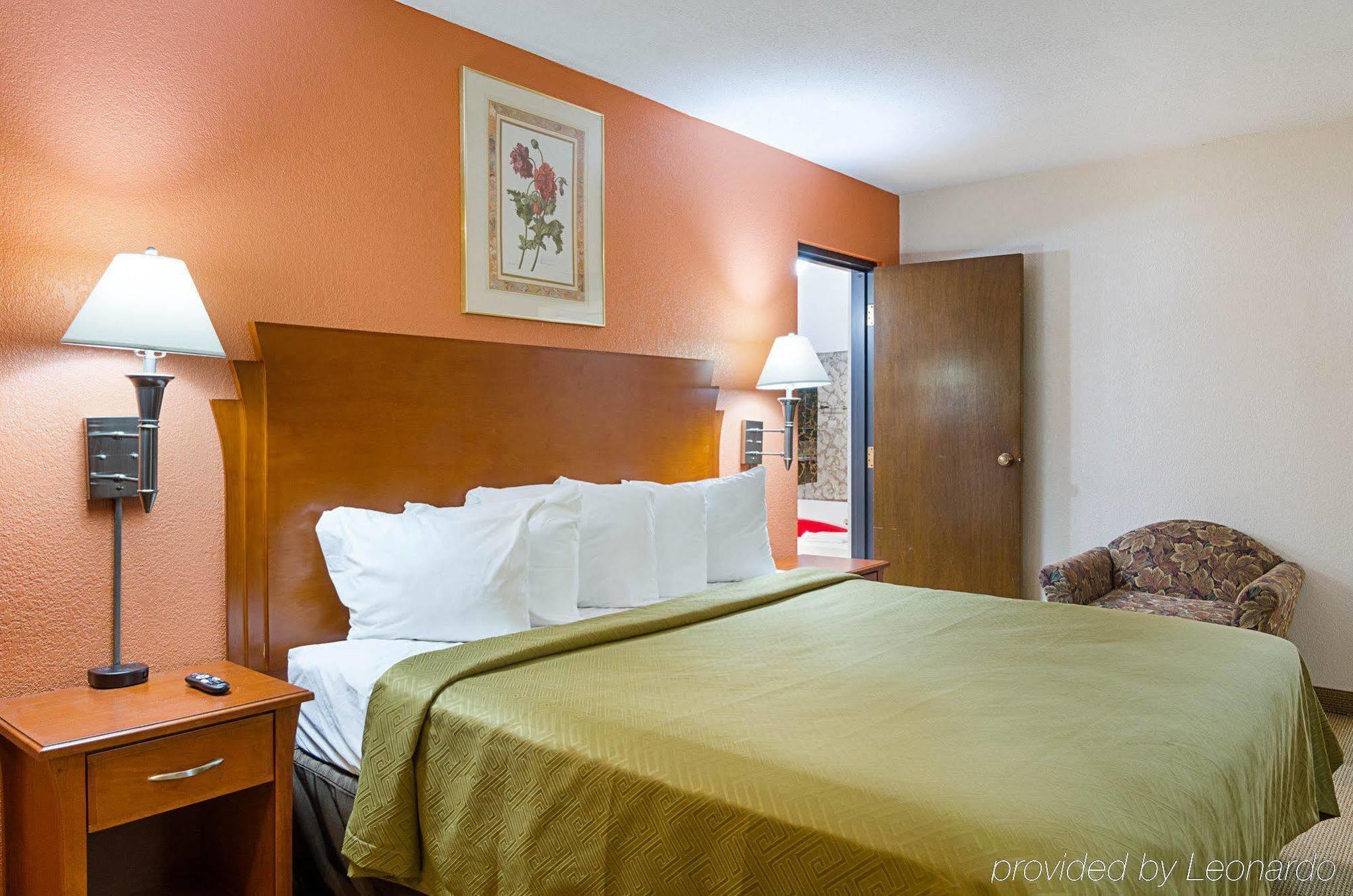 Econo Lodge Mcpherson Εξωτερικό φωτογραφία