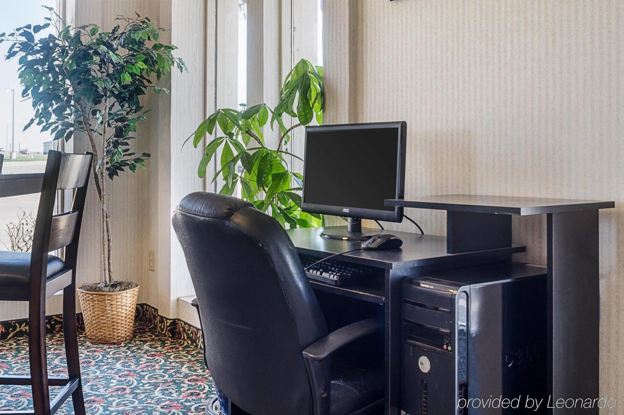 Econo Lodge Mcpherson Εξωτερικό φωτογραφία