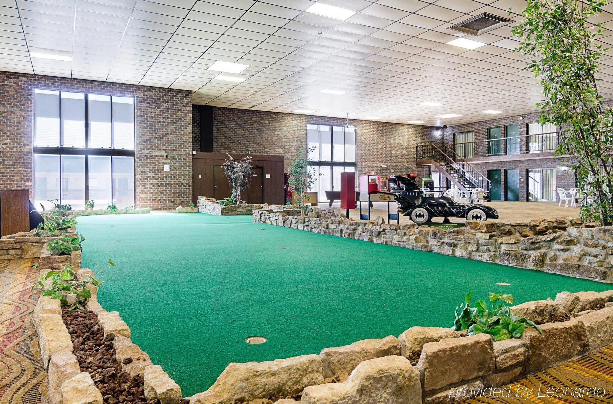 Econo Lodge Mcpherson Εξωτερικό φωτογραφία