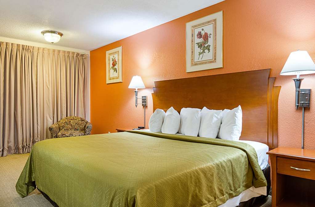 Econo Lodge Mcpherson Δωμάτιο φωτογραφία