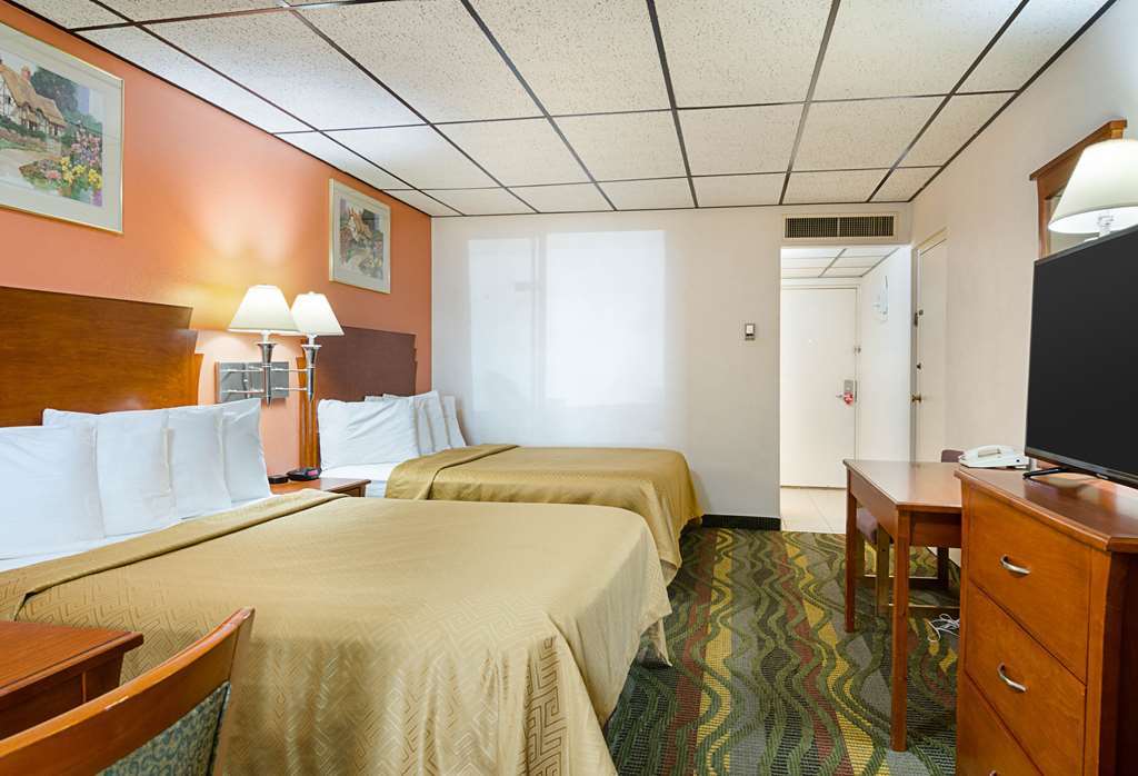 Econo Lodge Mcpherson Δωμάτιο φωτογραφία